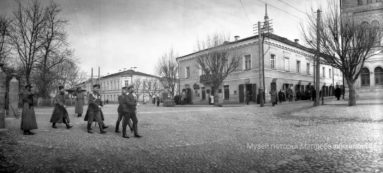 Стаўка ў Магілёве. Мікалай ІІ на Губернатарскай плошчы.